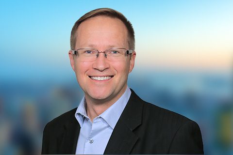 Headshot of Earl Pierce