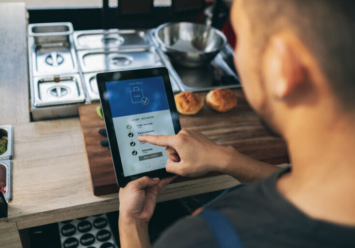 The owners of the food cart uses the food delivery platform to view the order